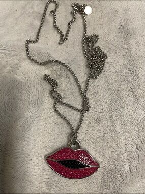 Marc jacobs crystal Pink Lip pendant watch extra long necklace